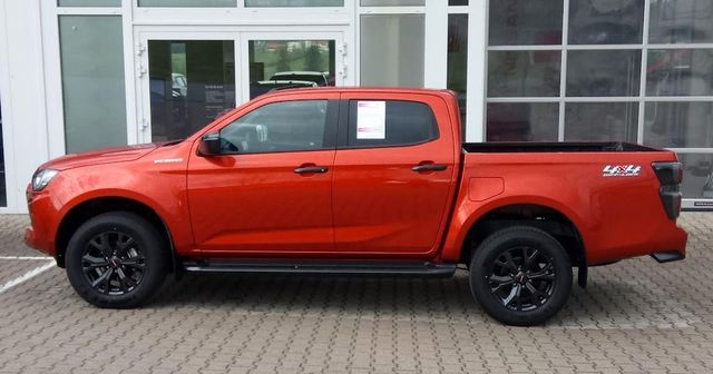 D-Max Double Cab 4WD Autm.  V-Cross  *AHK*